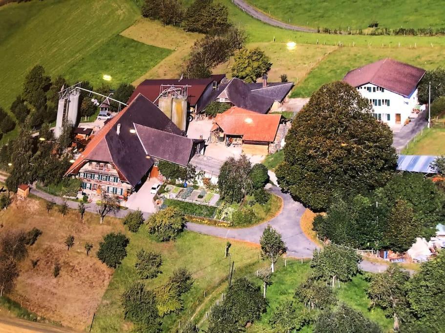 Ferienwohnung Auf Bauernhof Mit Hotpot Und Sauna Sumiswald Buitenkant foto